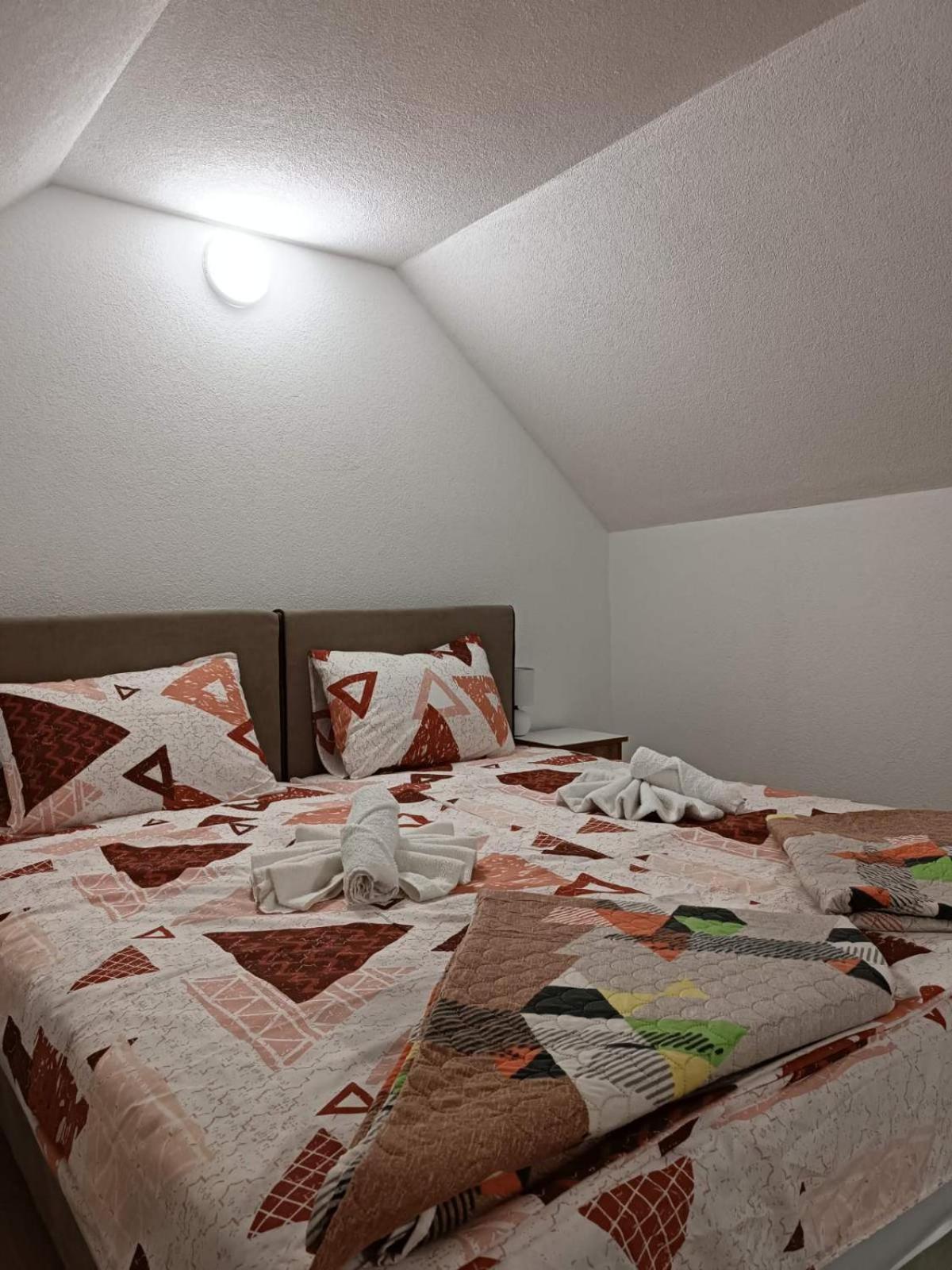 Apartmani Lena 플루지네 객실 사진