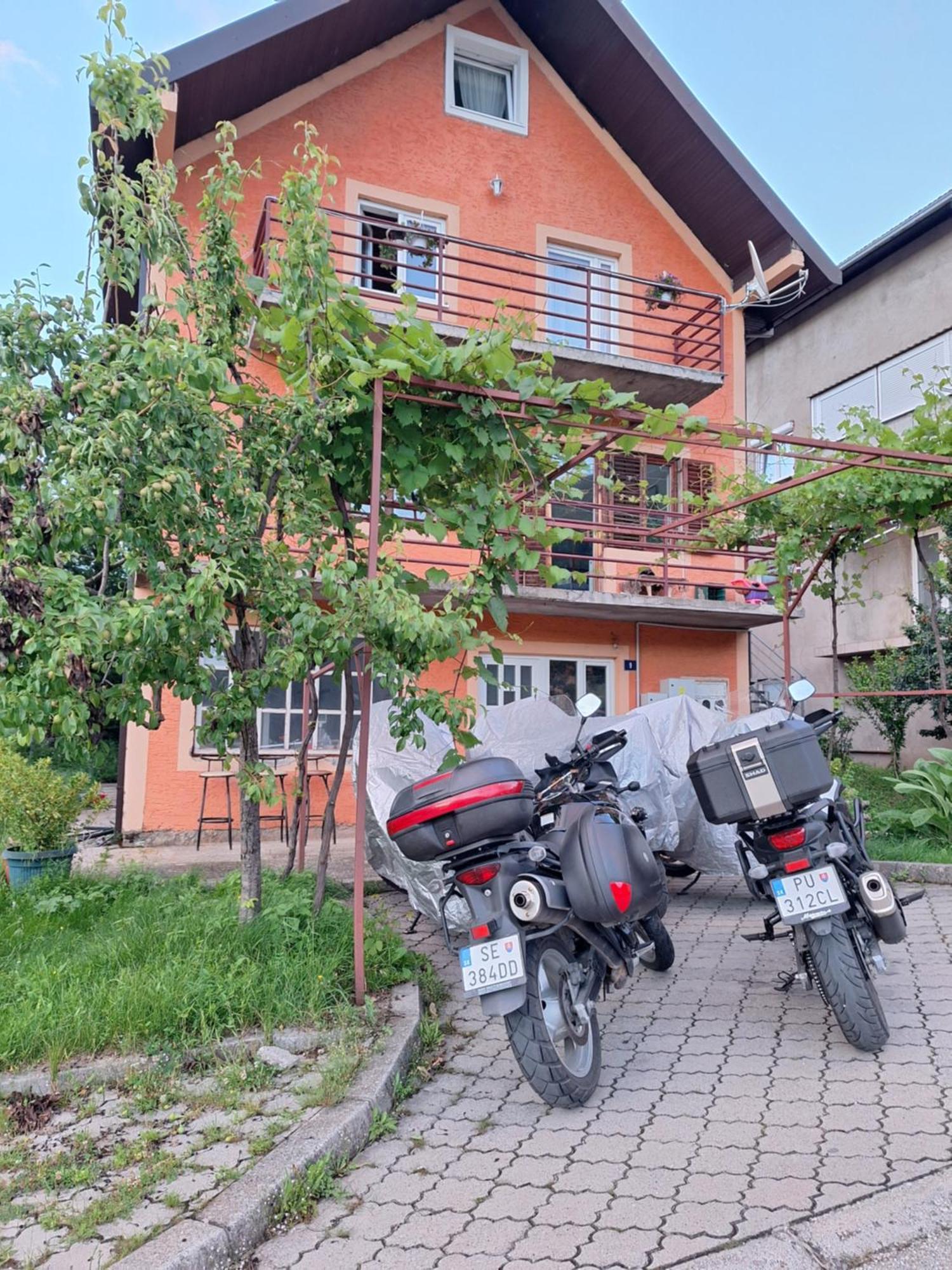 Apartmani Lena 플루지네 객실 사진
